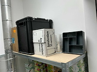 Inhoud keukenblok en 2 voorraadkasten - afbeelding 17 van  18