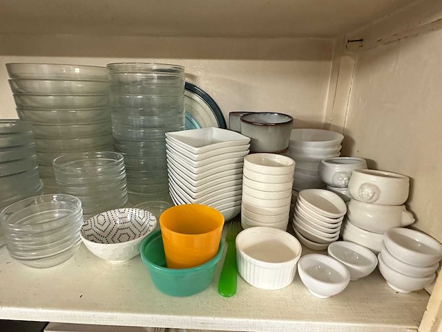 Inhoud keukenkast - afbeelding 3 van  5