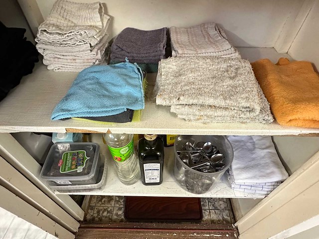 Inhoud keukenkast - afbeelding 5 van  5