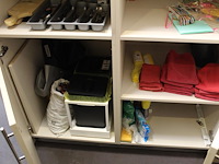 Inhoud keukenkasten w.o. serviesgoed, glaswerk, bestek etc. - afbeelding 4 van  4