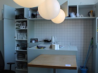 Inhoud keukenkastjes w.o. serviesgoed, glaswerk, bestek, keukenmateriaal etc. - afbeelding 1 van  7