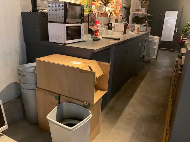 Inhoud keukenmeubel - afbeelding 1 van  18