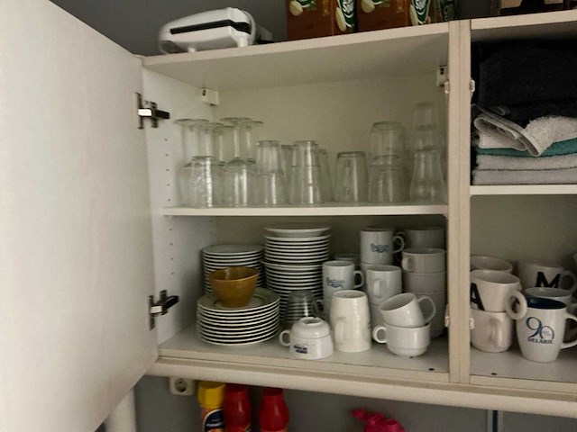 Inhoud keukenruimte - afbeelding 18 van  19