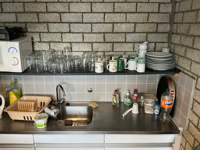 Inhoud keukenruimte - afbeelding 10 van  14