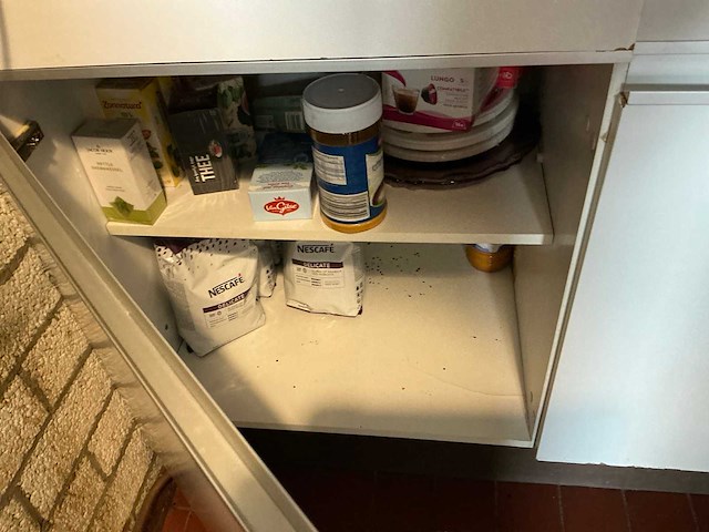 Inhoud keukenruimte - afbeelding 13 van  14