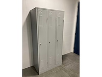 Inhoud kleedruimte met lockerkasten - afbeelding 7 van  11