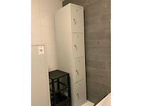 Inhoud kleedruimte - afbeelding 9 van  14