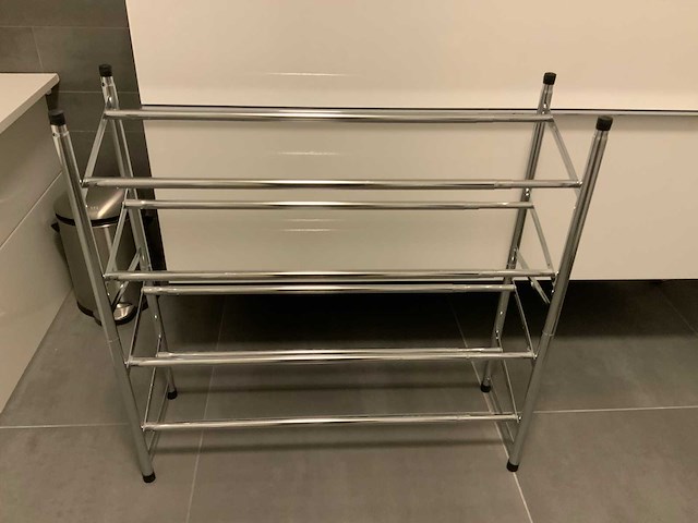 Inhoud kleedruimte - afbeelding 10 van  14