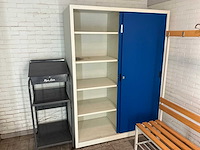 Inhoud kleedruimte - afbeelding 3 van  5