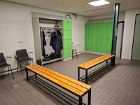Inhoud kleedruimte - afbeelding 1 van  12