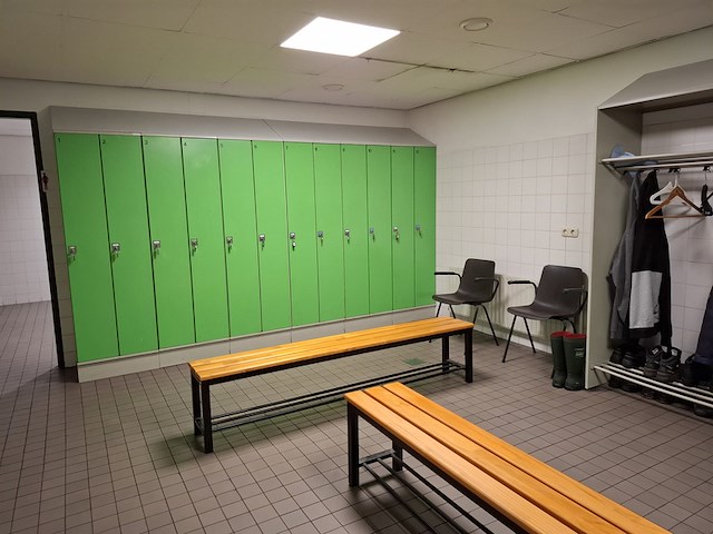 Inhoud kleedruimte - afbeelding 5 van  12
