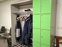 Inhoud kleedruimte - afbeelding 8 van  12