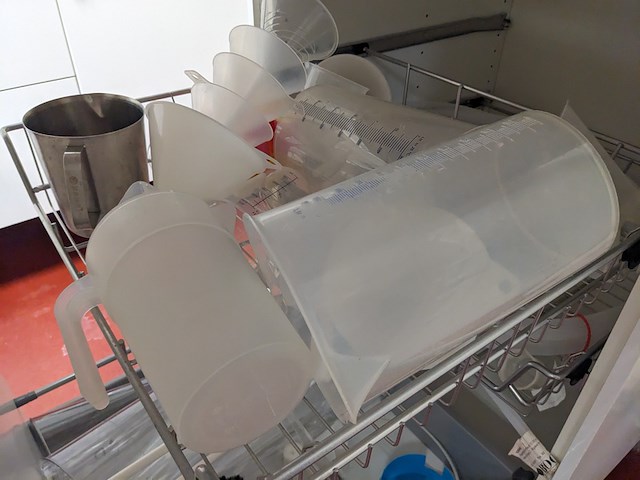 Inhoud laboratorium kast - afbeelding 6 van  6