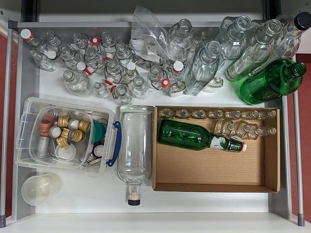 Inhoud laboratorium meubel - afbeelding 2 van  15