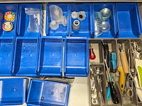 Inhoud laboratorium meubel - afbeelding 4 van  15