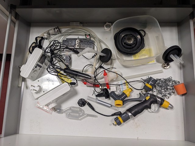 Inhoud laboratorium meubel - afbeelding 8 van  15