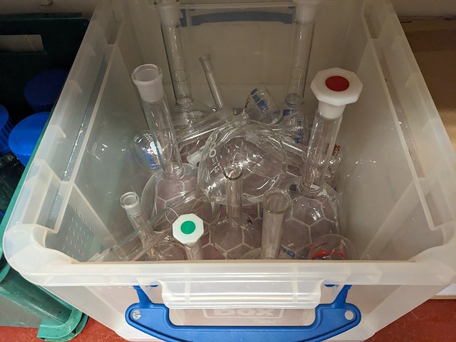 Inhoud laboratorium schuifkast - afbeelding 4 van  17