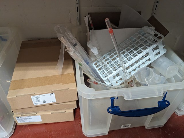 Inhoud laboratorium schuifkast - afbeelding 5 van  17