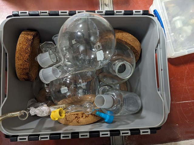 Inhoud laboratorium schuifkast - afbeelding 9 van  17