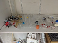 Inhoud laboratorium schuifkast - afbeelding 11 van  17