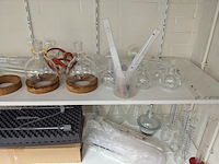 Inhoud laboratorium schuifkast - afbeelding 12 van  17