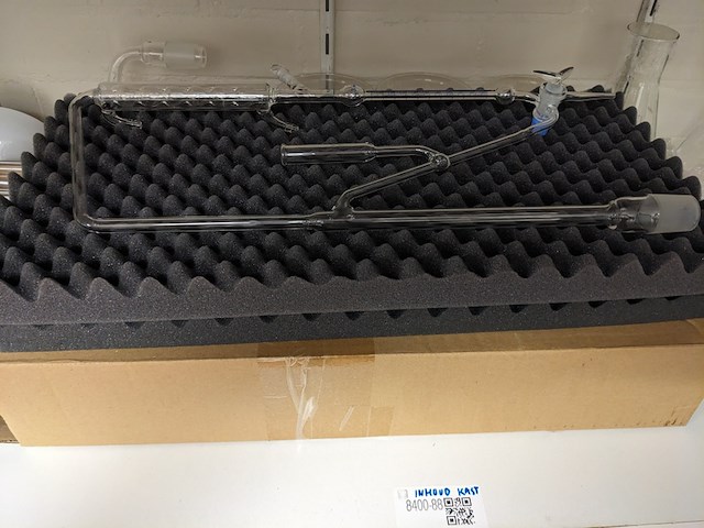 Inhoud laboratorium schuifkast - afbeelding 14 van  17