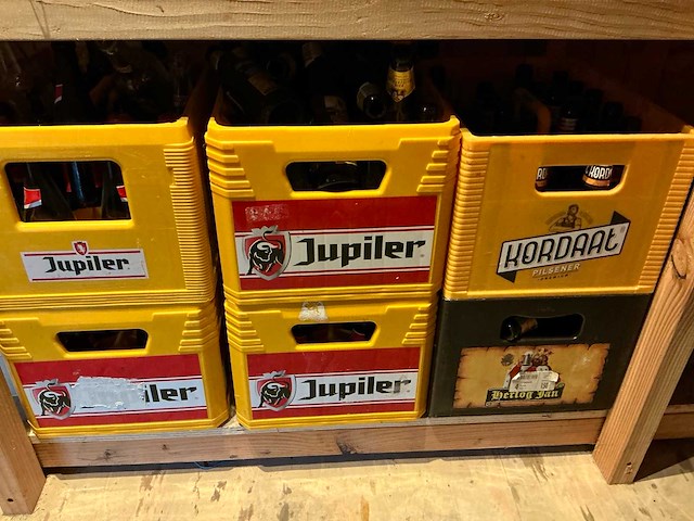 Inhoud magazijn en keuken - afbeelding 18 van  19