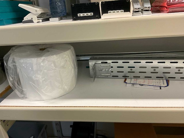 Inhoud magazijn met stelling - afbeelding 23 van  27