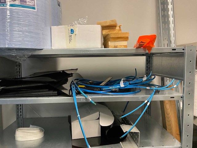 Inhoud magazijn met stelling - afbeelding 26 van  27