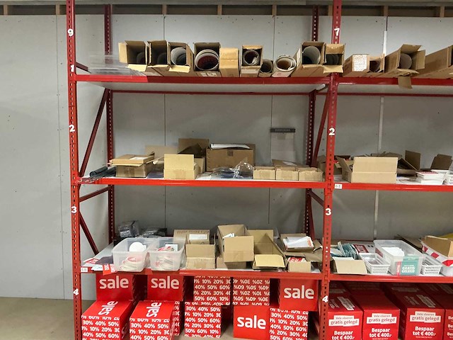 Inhoud magazijn - afbeelding 3 van  12