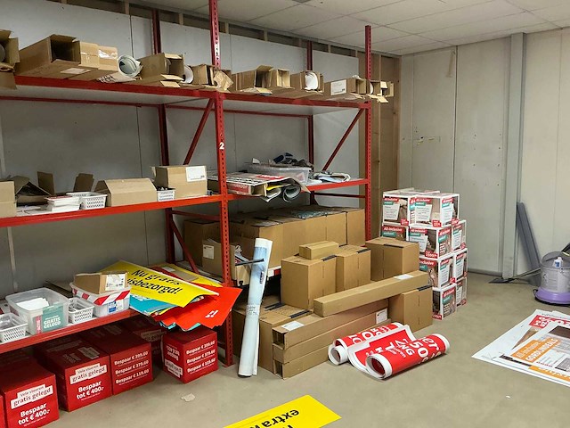 Inhoud magazijn - afbeelding 4 van  12