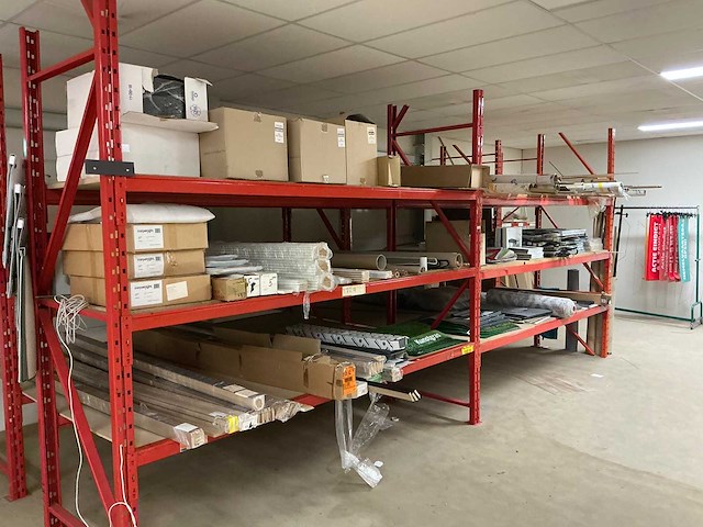 Inhoud magazijn - afbeelding 1 van  12