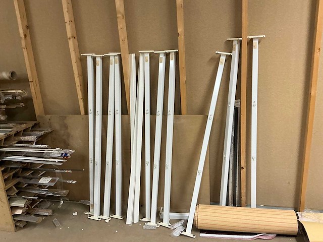 Inhoud magazijn - afbeelding 11 van  12