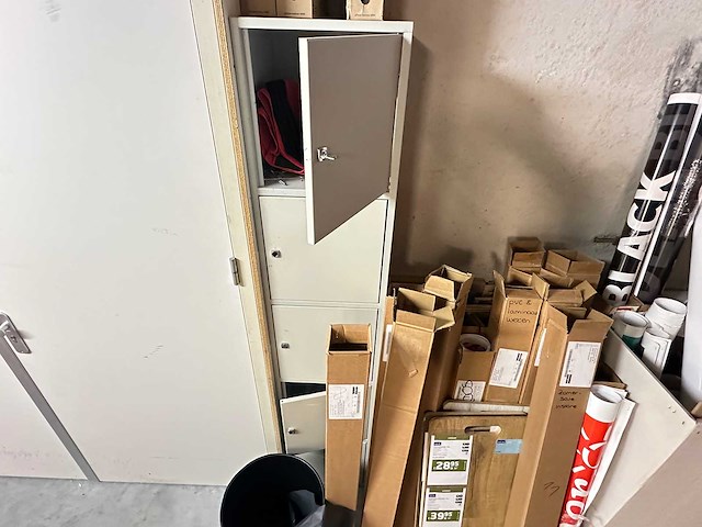 Inhoud magazijn - afbeelding 3 van  13