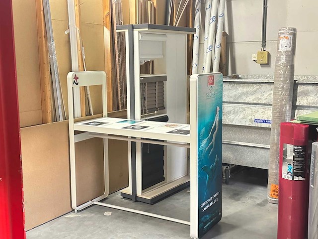 Inhoud magazijn - afbeelding 4 van  13