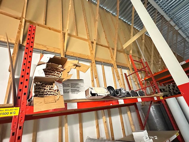 Inhoud magazijn - afbeelding 10 van  13