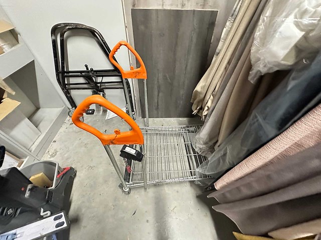 Inhoud magazijn - afbeelding 5 van  14