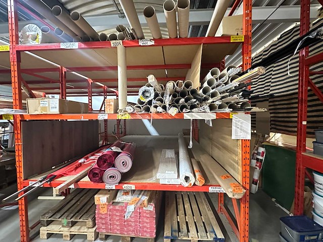 Inhoud magazijn - afbeelding 8 van  14