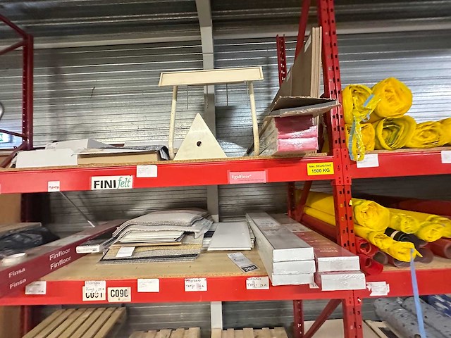 Inhoud magazijn - afbeelding 12 van  14