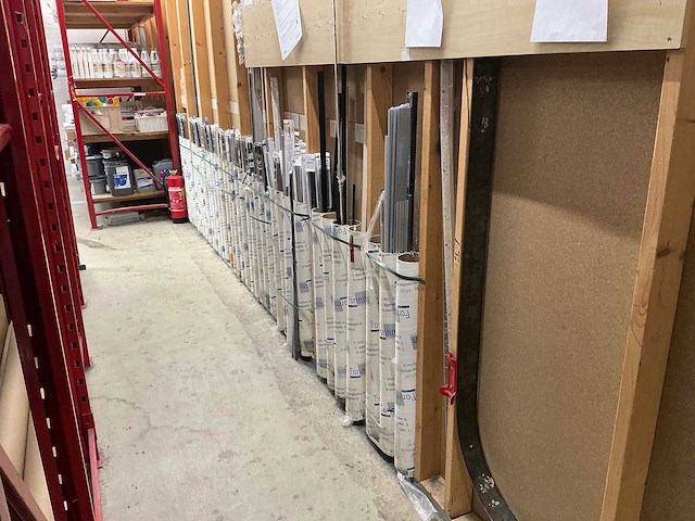 Inhoud magazijn - afbeelding 2 van  9