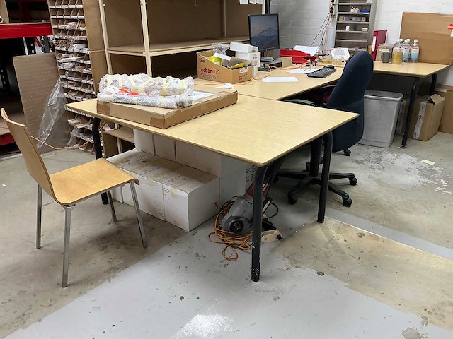 Inhoud magazijn - afbeelding 4 van  9