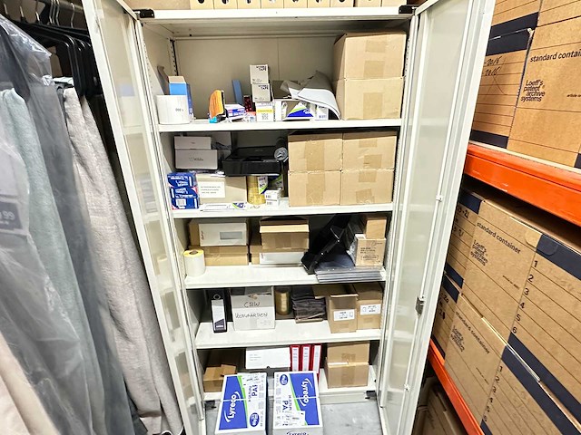 Inhoud magazijn - afbeelding 2 van  11