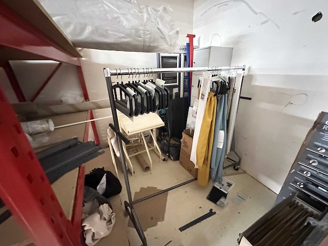 Inhoud magazijn - afbeelding 5 van  8