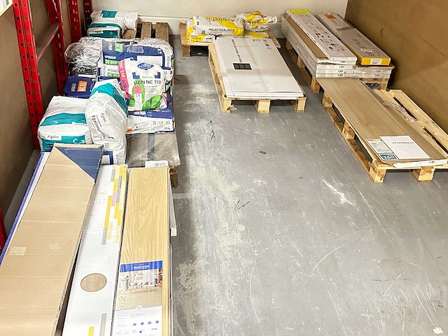 Inhoud magazijn - afbeelding 3 van  10