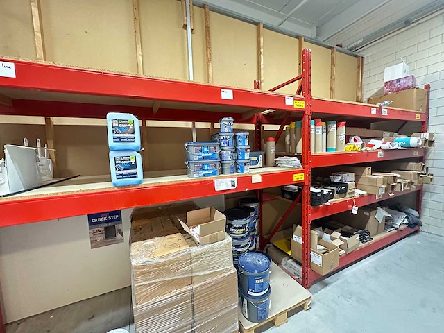 Inhoud magazijn - afbeelding 1 van  7