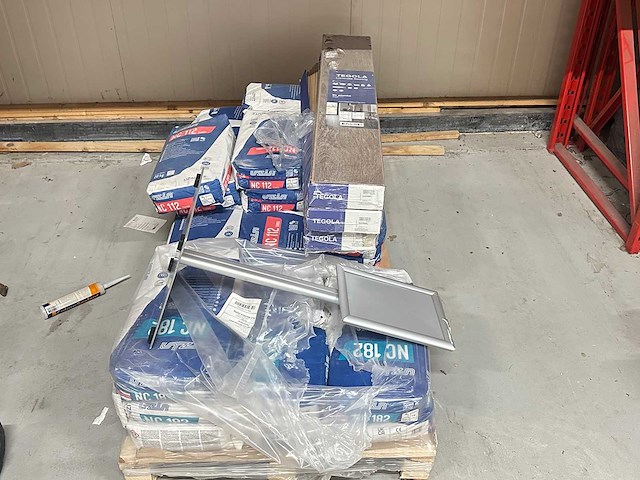 Inhoud magazijn - afbeelding 2 van  7