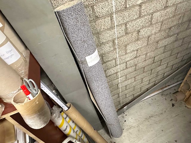 Inhoud magazijn - afbeelding 2 van  15