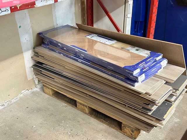 Inhoud magazijn - afbeelding 11 van  15