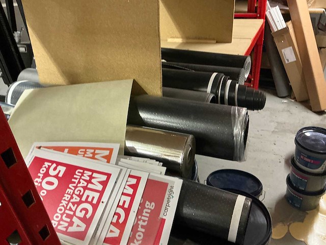 Inhoud magazijn - afbeelding 8 van  17