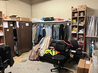 Inhoud magazijn - afbeelding 1 van  17